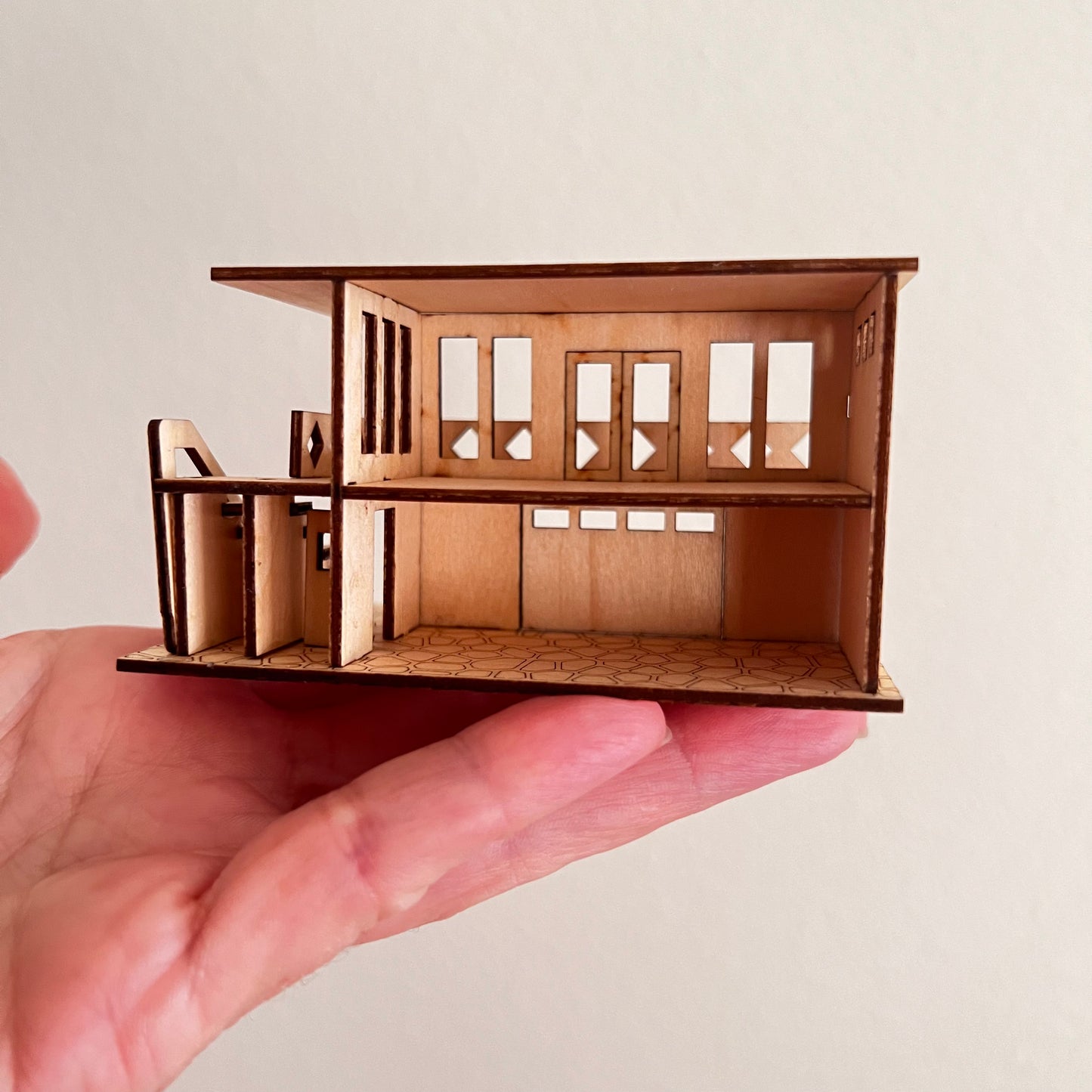 The Kelly, Mid Century Modern Miniature Dollhouse 1:144